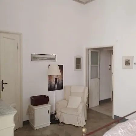 - Dimora Storica In Centro A 50 M Dal Mare דירה *