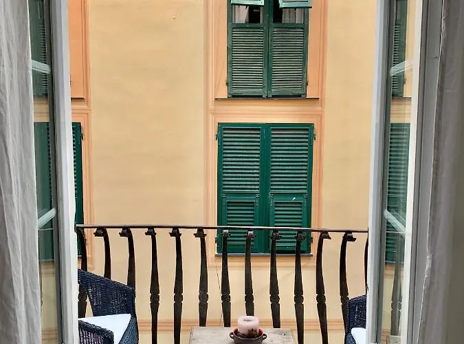 Historic Building By The Sea Apartament Finale Ligure