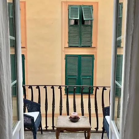 Historic Building By The Sea Appartamento Finale Ligure