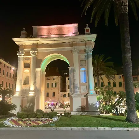 Appartamento Historic Building By The Sea *