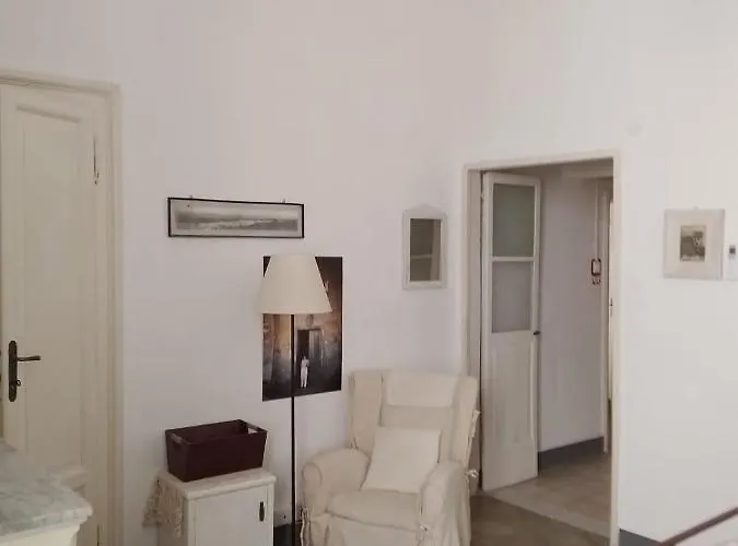 Historic Building By The Sea Appartement *